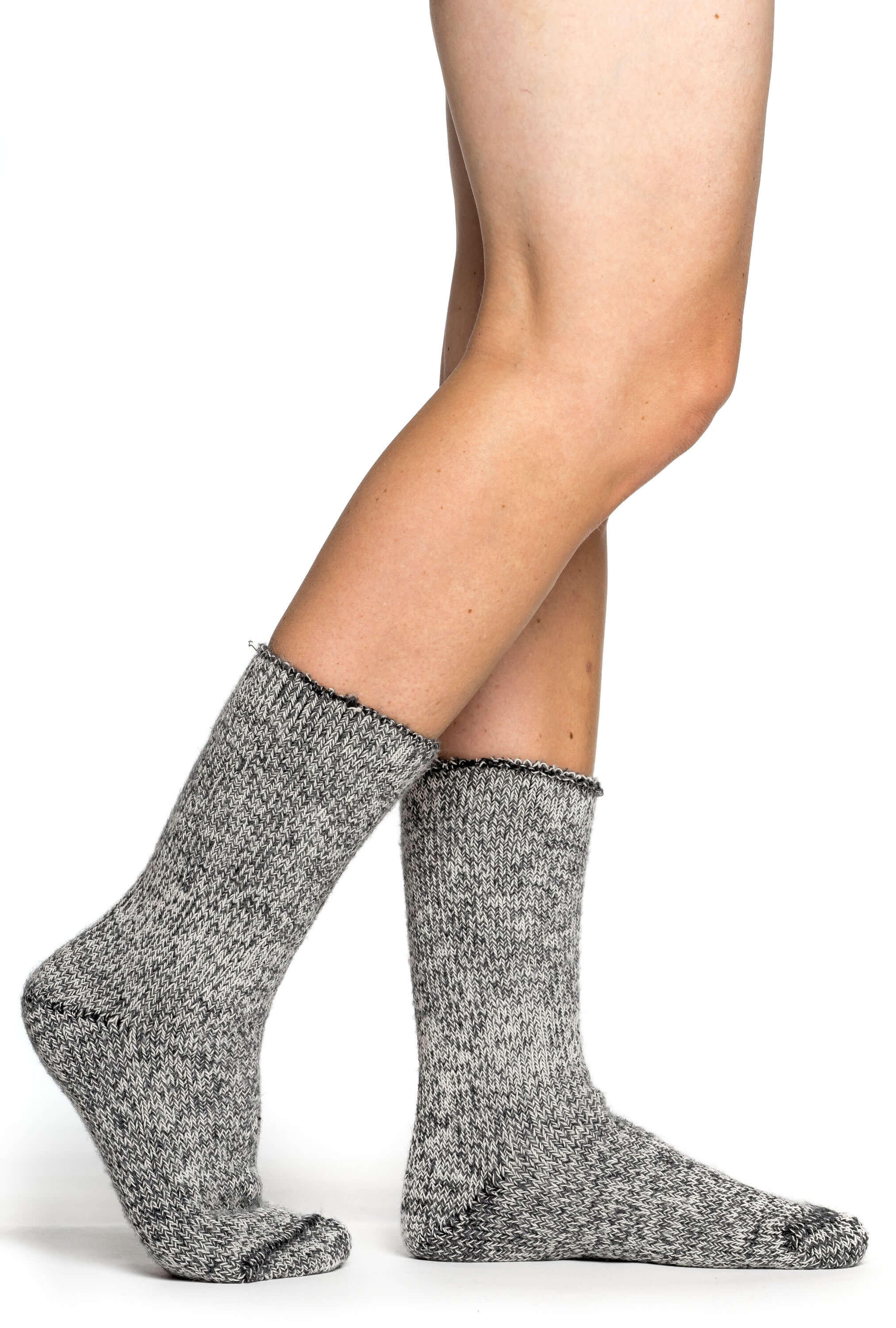Die Woolpower Classic 800 Socken, extrem warme Merinosocken für den Winter, erhältlich im Outdoor Online Shop FluxPerfect