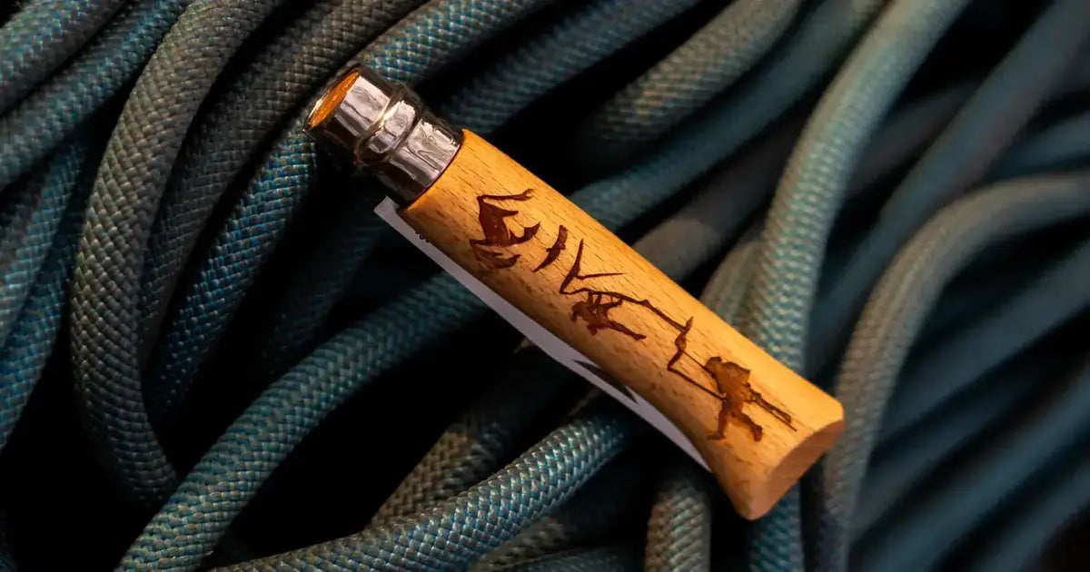 Ein Opinel Messer mit einzigartiger Gravur, ideal für dein Outdoor Equipment