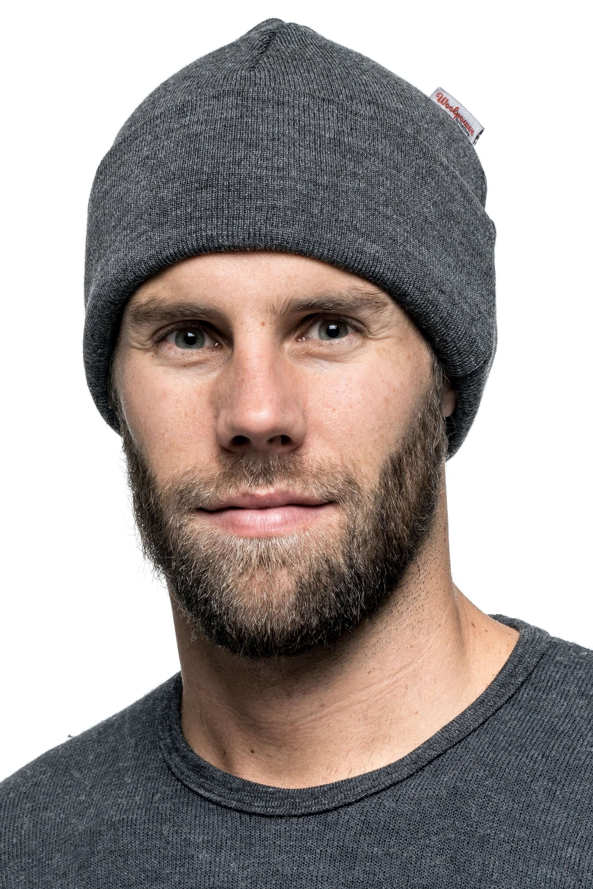 Das Woolpower Beanie Classic, eine hochwertige Mütze aus feinster Merinowolle, erhältlich im Outdoor Online Shop FluxPerfect