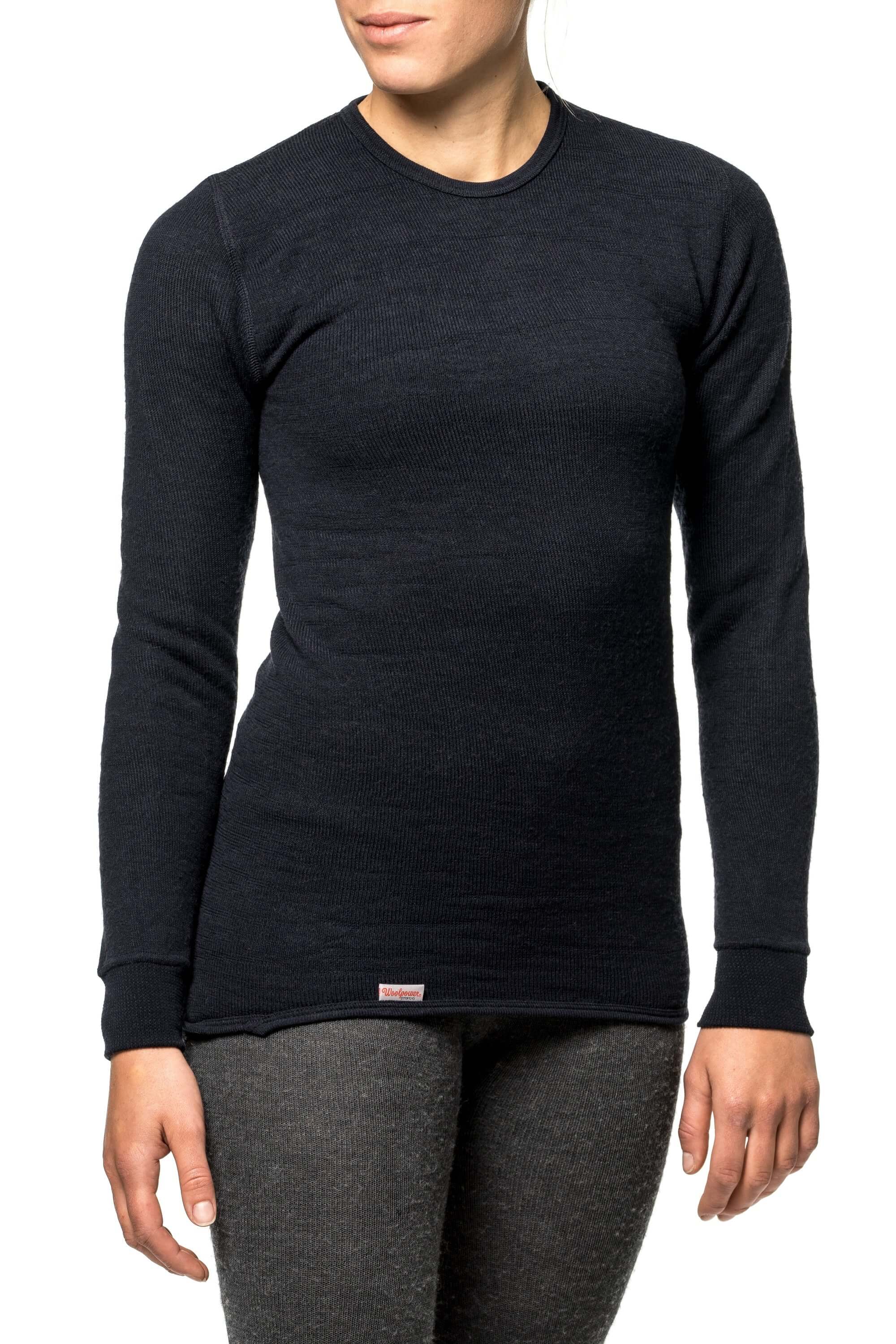 Das Woolpower Crewneck 200, feinste Merino Langarm Baselayer für alle die Außen aktiv Unterwegs sind, erhältlich im Outdoor Online Shop FluxPerfect