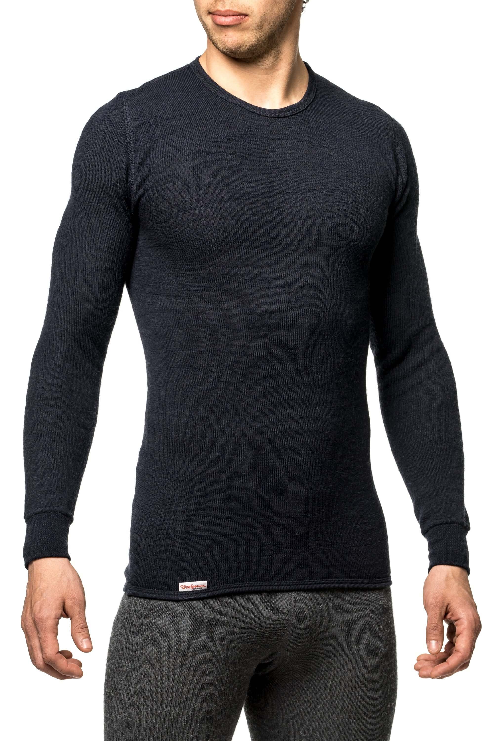 Das Woolpower Crewneck 200, feinste Merino Langarm Baselayer für alle die Außen aktiv Unterwegs sind, erhältlich im Outdoor Online Shop FluxPerfect