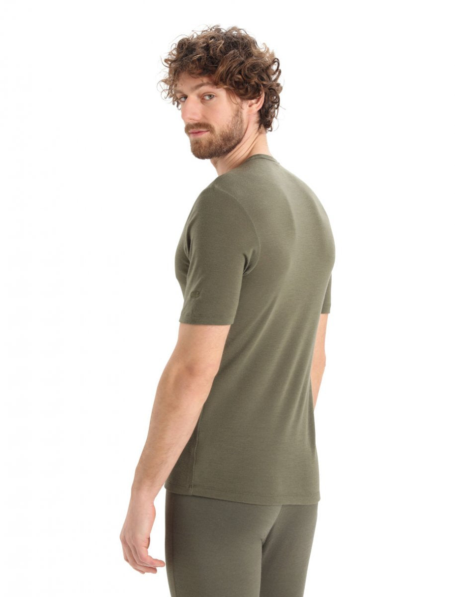 Das Icebreaker 175 Everyday Crewe SS Men in der Farbe Loden - erhältlich im Outdoor Online Shop FluxPerfect