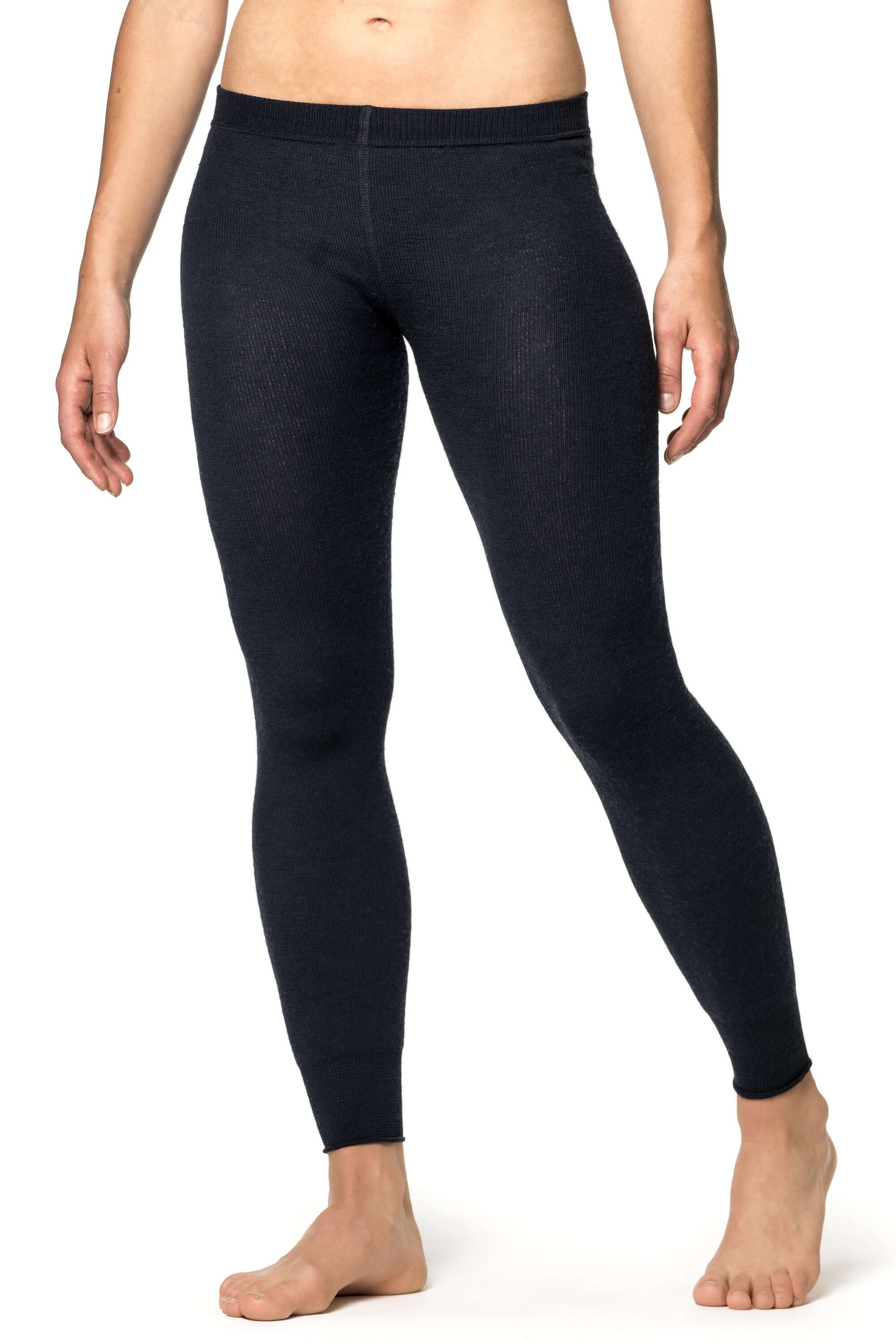 Die Woolpower Long Johns 200, warme Merino Baselayer für aktive Tage, erhältlich im Outdoor Online Shop FluxPerfect