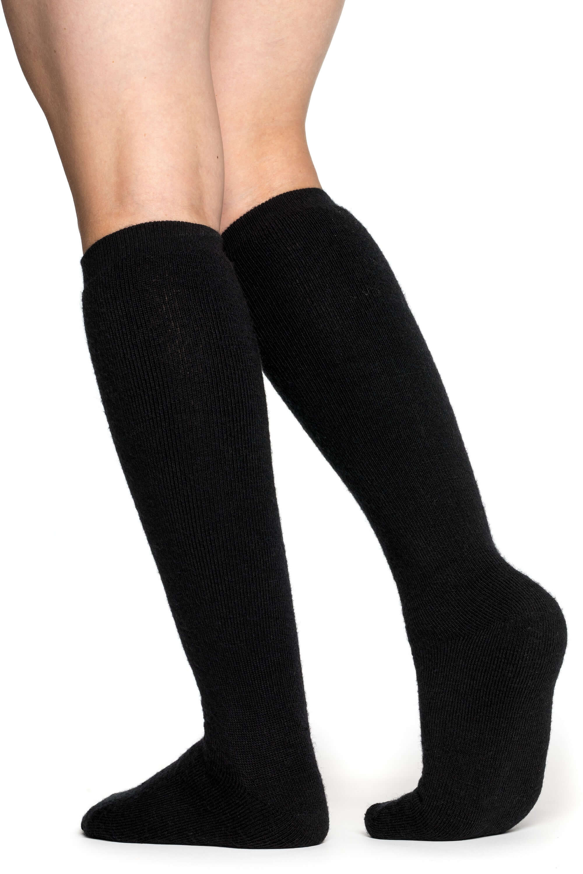 Die Woolpower Knee High 400 Socken sind Kniehohe Socken, gemacht für den Wintereinsatz, erhältlich im Outdoor Online Shop FluxPerfect